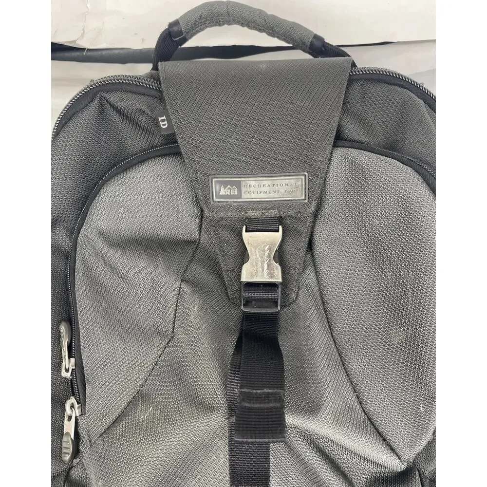REI Co-op Wheeled Luggage Carry On Bag 22” Convertible Backpack Duffel Suitcase